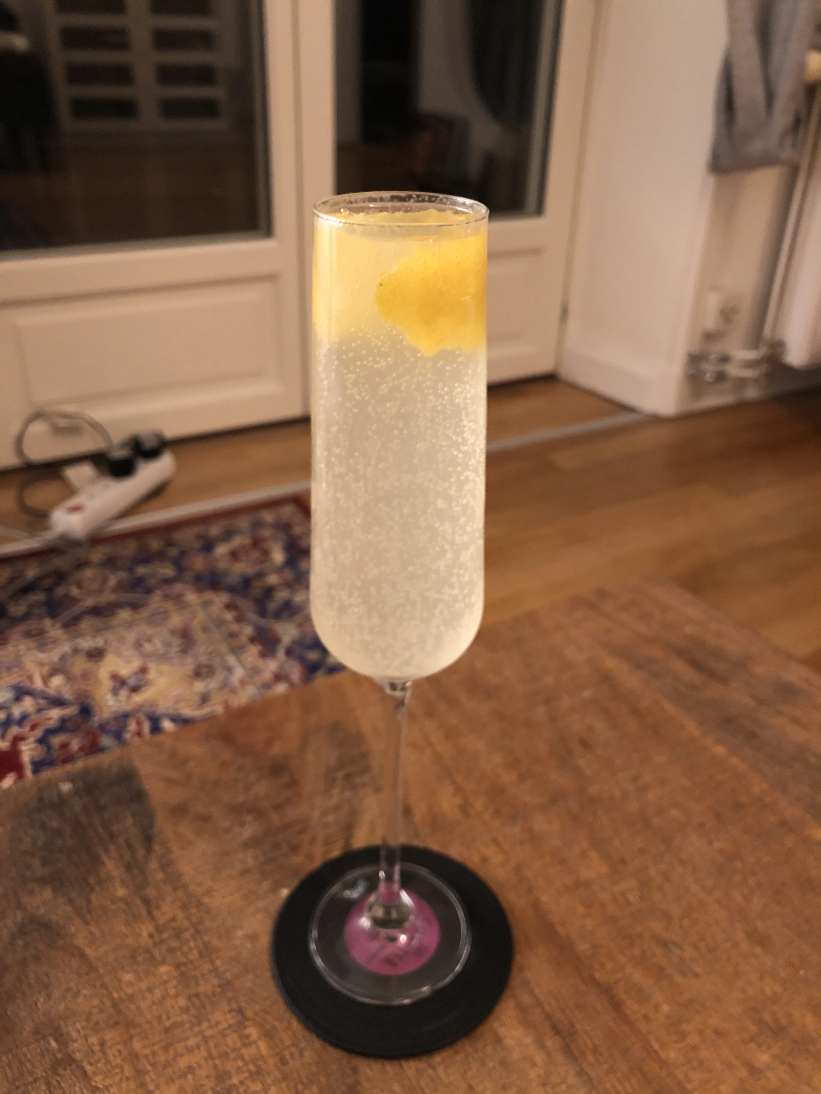 Picture of French 75 cocktail